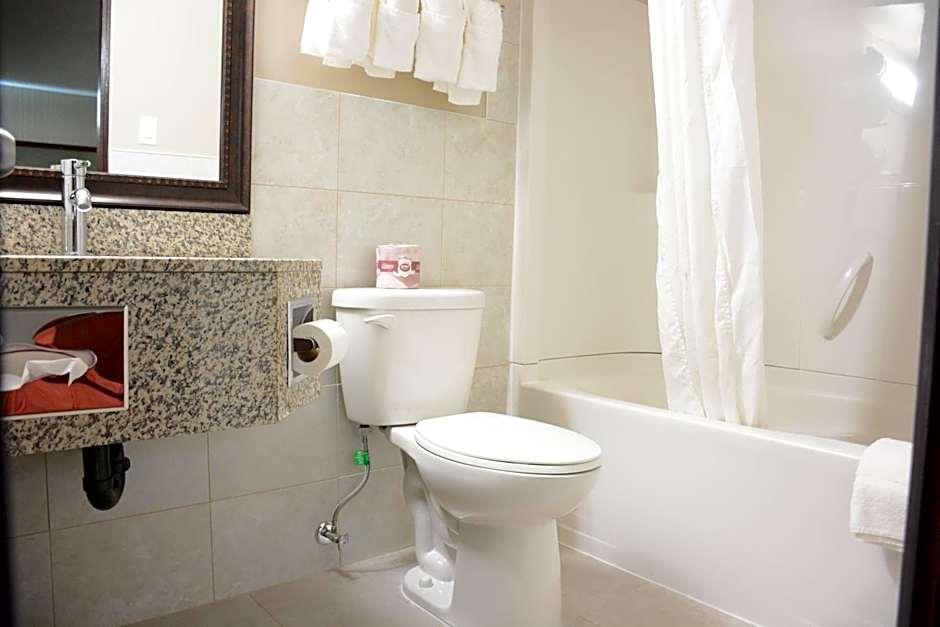 Travelodge by Wyndham Lethbridge