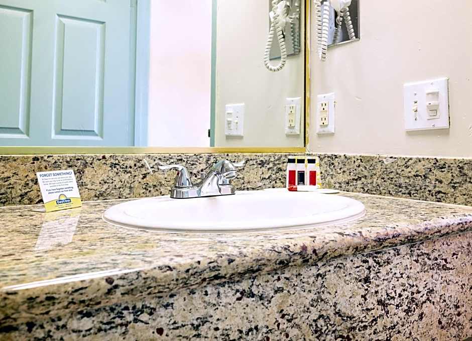 Days Inn by Wyndham Santa Monica