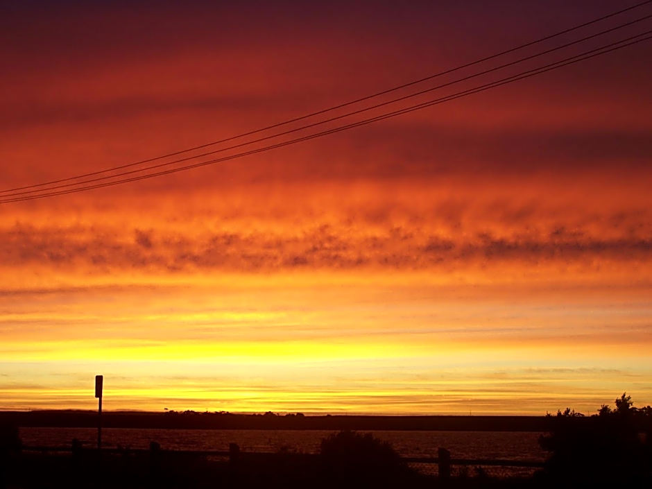 Regatta Point Tavern & Holiday Villas