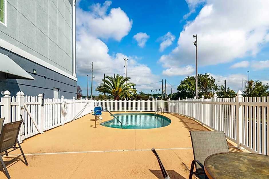 Best Western Plus Brunswick Inn & Suites