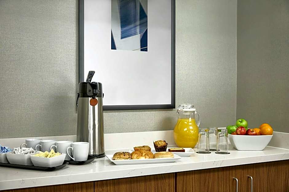 Courtyard by Marriott St. Louis Westport Plaza