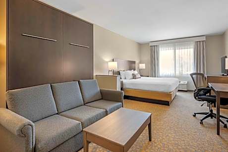 Two-Bedrooms King Suite