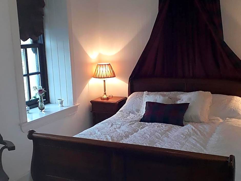 The Old Library & Lodge