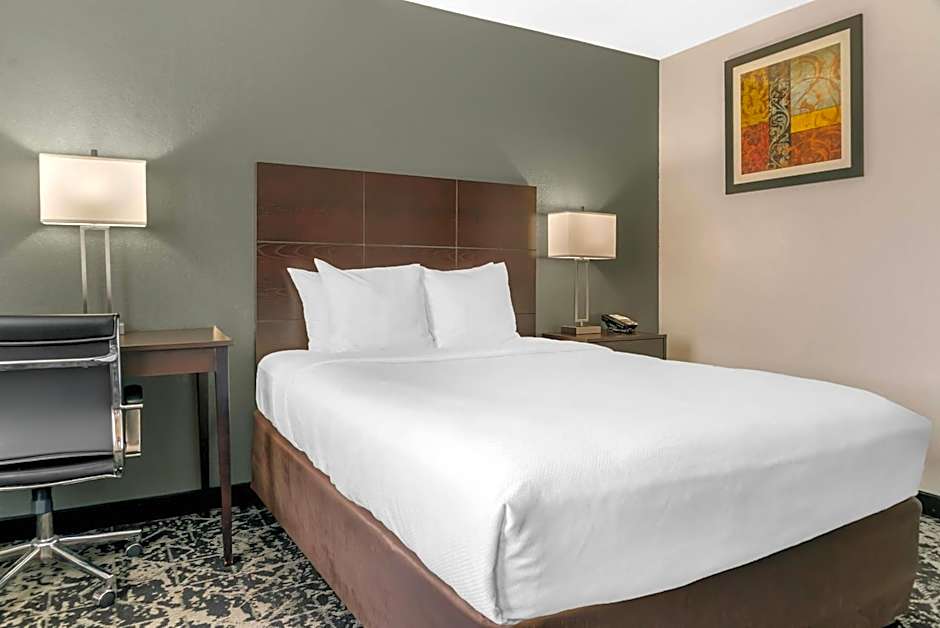 Quality Inn Byron Center