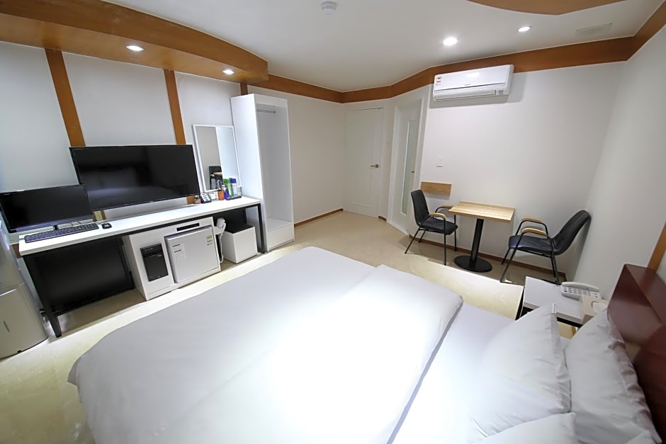 Abata Business Hotel