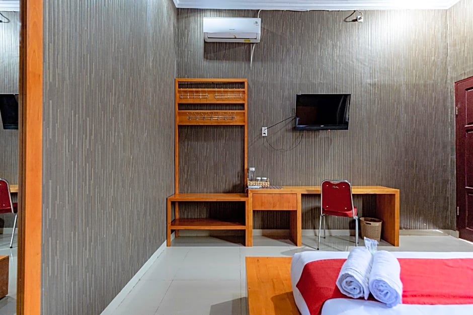 RedDoorz Syariah near UISU Medan