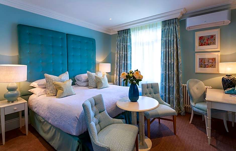 Roslin Beach Hotel