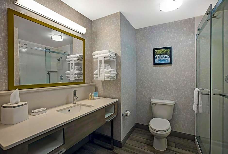 Hampton Inn By Hilton Westfield