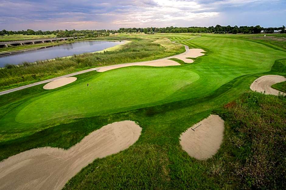 The Union Club Hotel at Purdue University, Autograph Collection