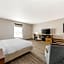Best Western Green Oaks Inn & Suites