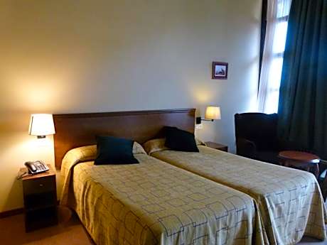 Double or Twin Room with Bathroom