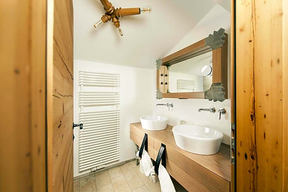 Hinterwies – Ski In / Lodge / Dine