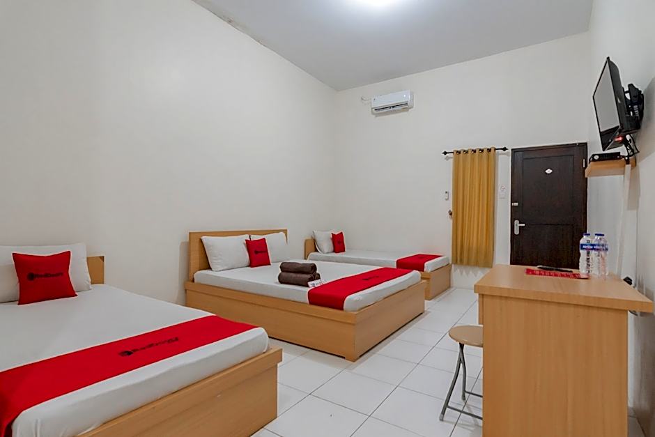 RedDoorz near Universitas Siliwangi Tasikmalaya