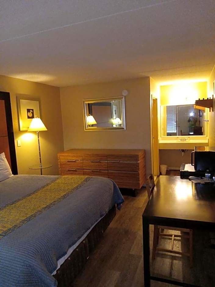 APM Inn and Suites