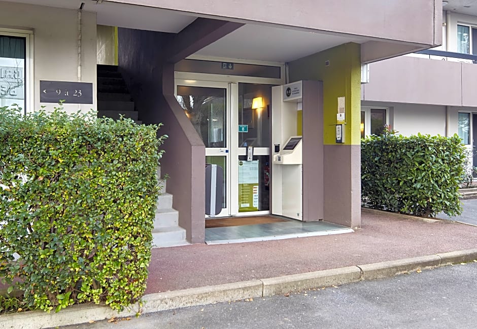 B&B HOTEL Saclay