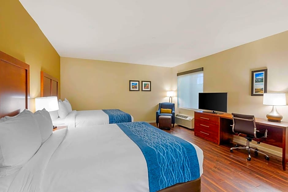 Comfort Inn & Suites Near Ontario Airport