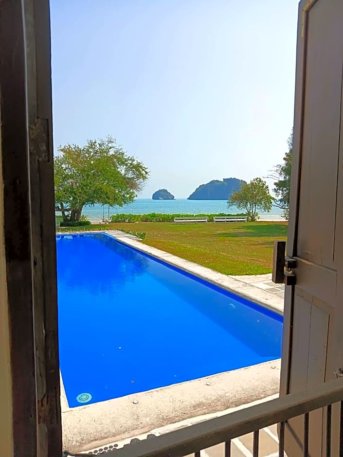 Brassiere Beach Hotel