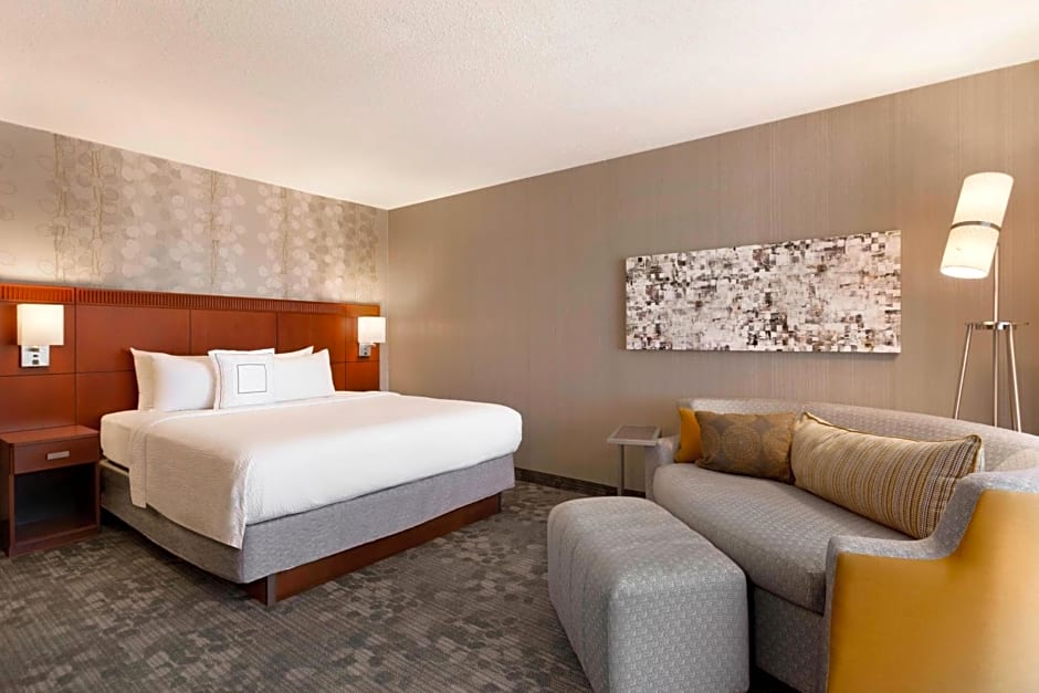 Courtyard by Marriott Bloomington Normal