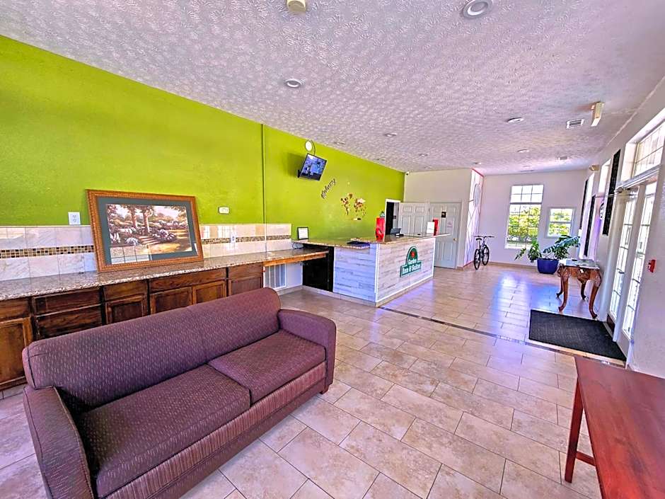 Garden Inn and Suites near Callaway Gardens Pine Mountain