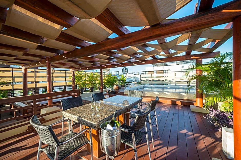 La Divina by Aldea Thai