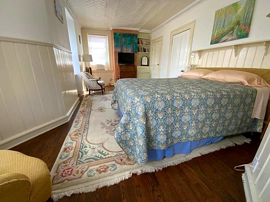Fort Pl B&B and Gallery