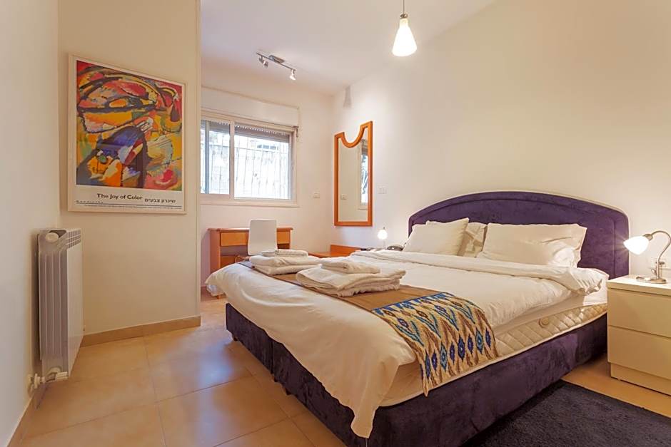 Colony Suites- Hananya St.