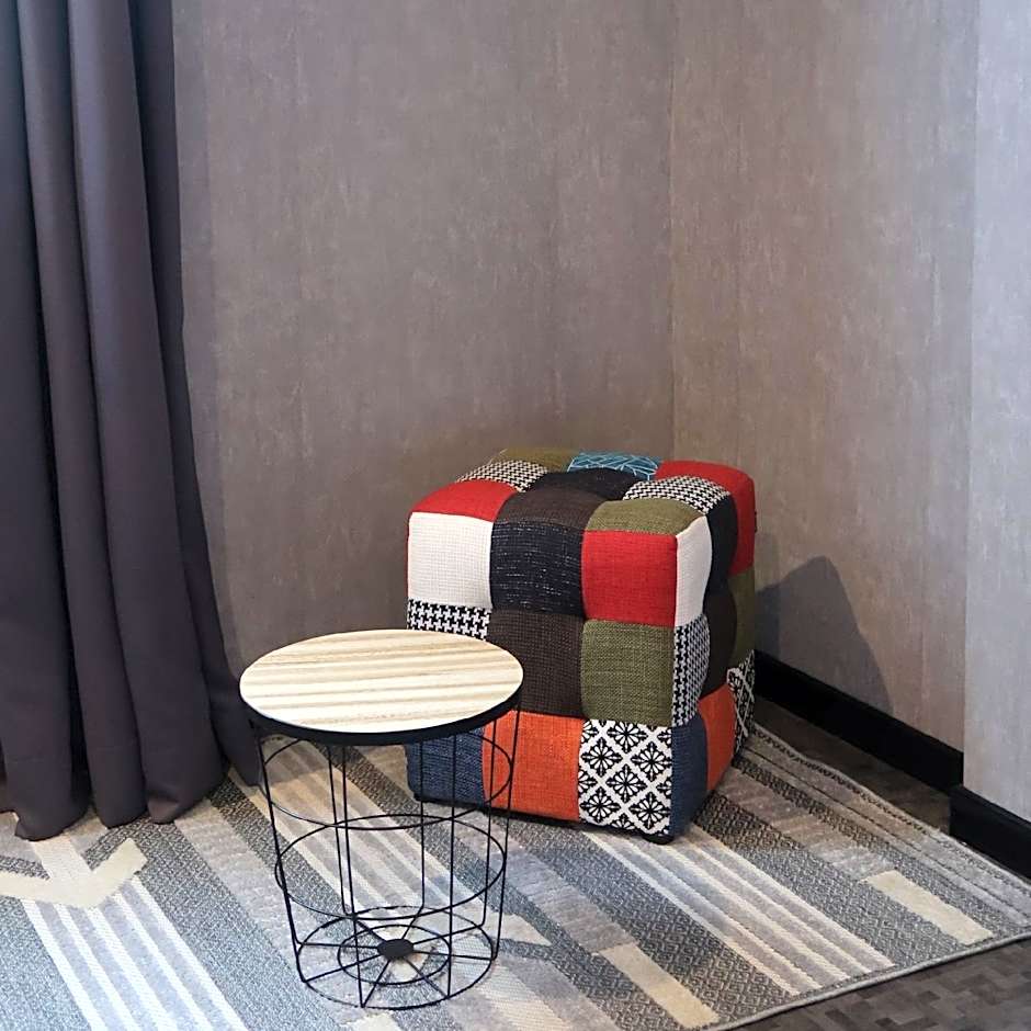 Fhandika Boutique Inc.