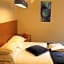 Westside Arc De Triomphe Hotel