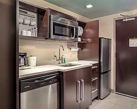 1Queen Hearing Accessible Studio Suite Nosmok