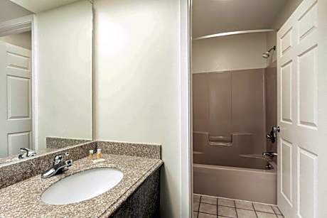 Double Room with Two Double Beds - Mobility Access/Non-Smoking