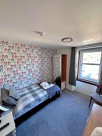 Single Room with Shared Bathroom