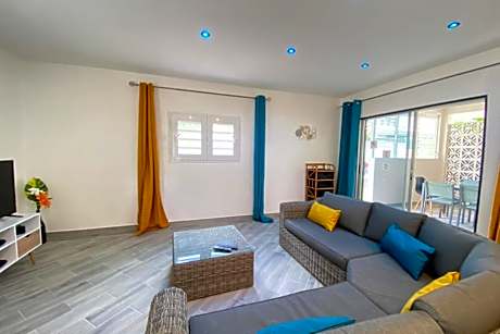 972M Beautiful air-conditioned villa with garden