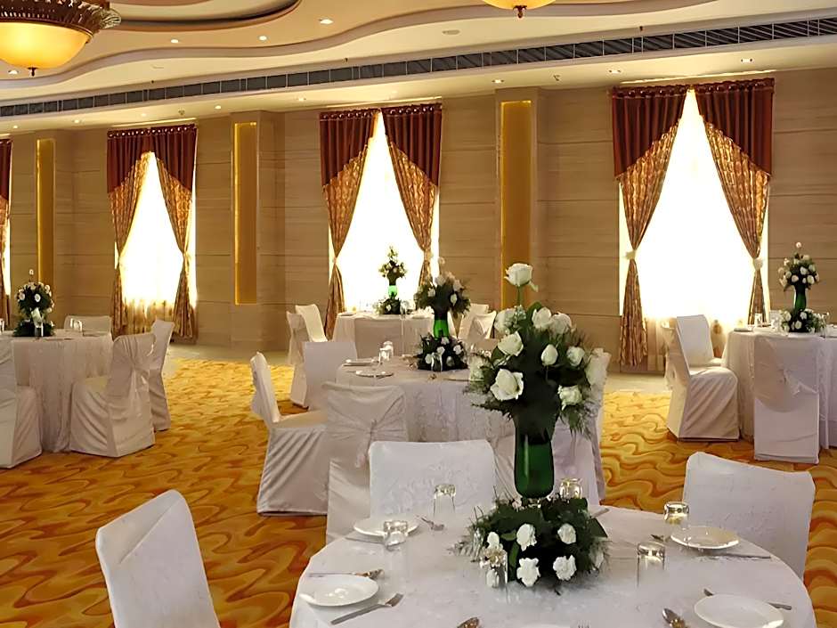 Nidhivan Sarovar Portico