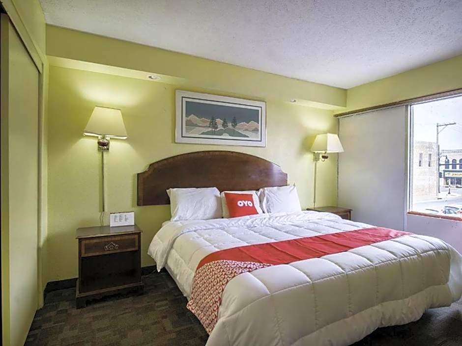 OYO Hotel Hutchinson West 4th Ave