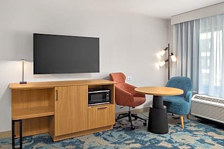 2 Queen Beds Hearing Access Studio Suite