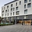 Leo Suites