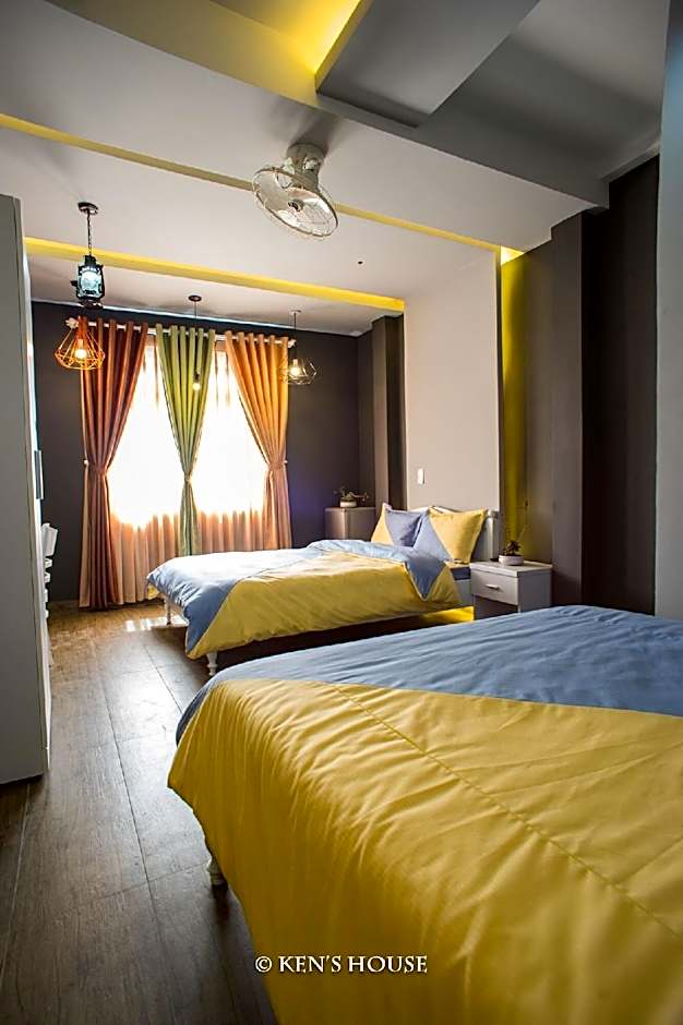 Ken's Backpackers Hotel