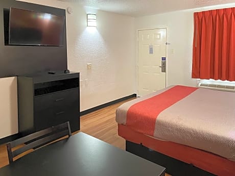 Deluxe King Room - Smoking