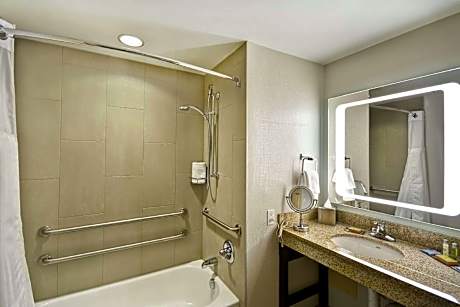 2 Queens Mobility Hearing Accessible Tub