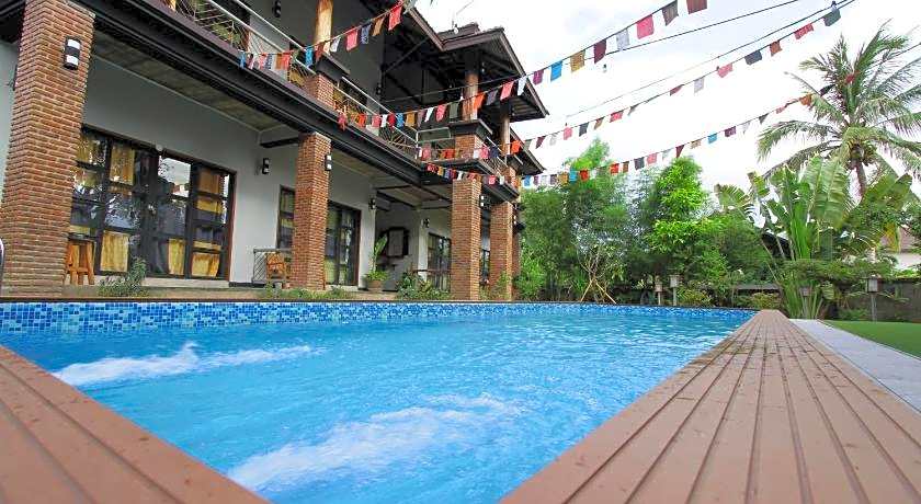 Above The Sea Boutique Hotel