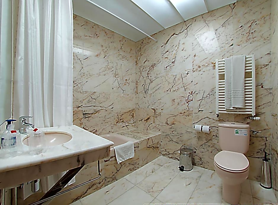 Alba Hotel