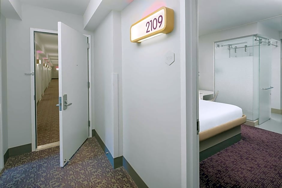 YOTEL New York Times Square