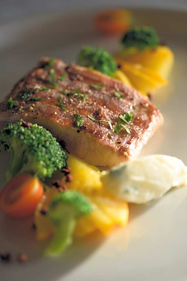 Constance Sakoa Boutik