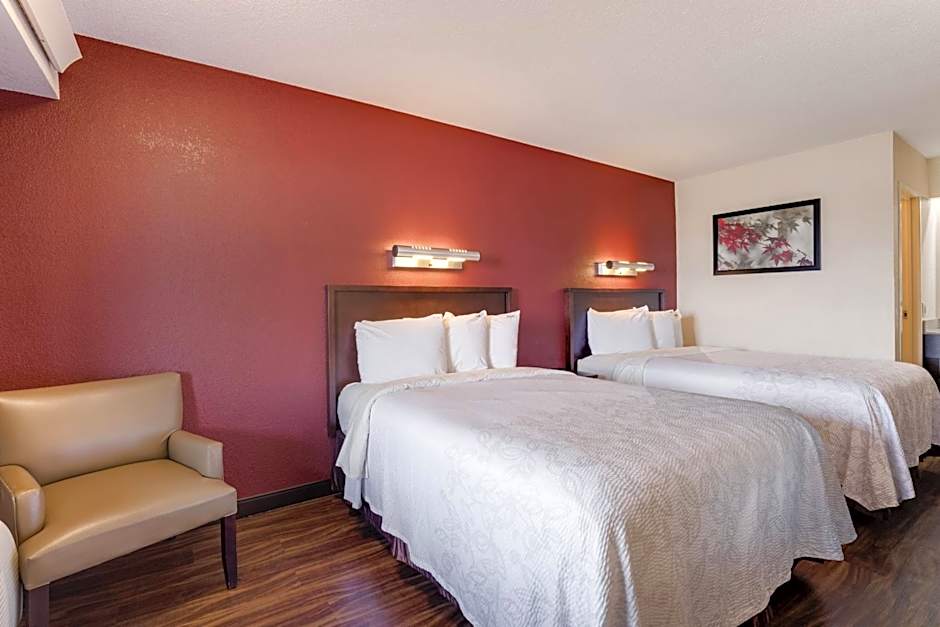 Super 8 by Wyndham Deerfield/Northbrook