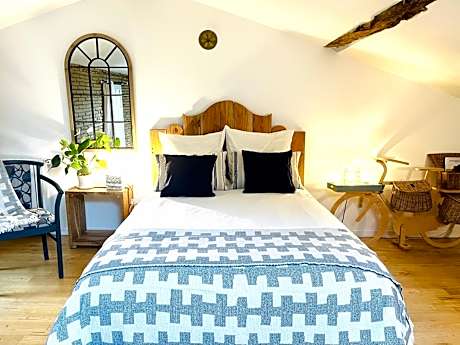 Triple Room with Private Bathroom