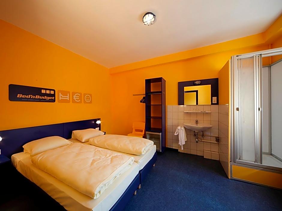 Bed'nBudget Expo-Hostel Rooms