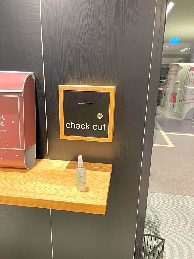 Hotel AT HOME - late arrival self check in