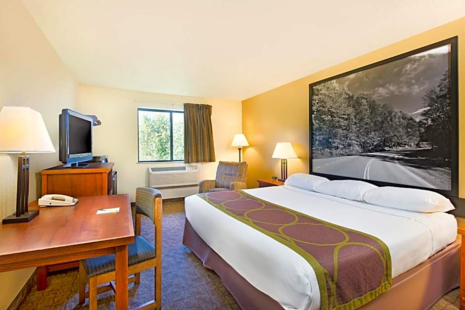 Super 8 by Wyndham Ripley