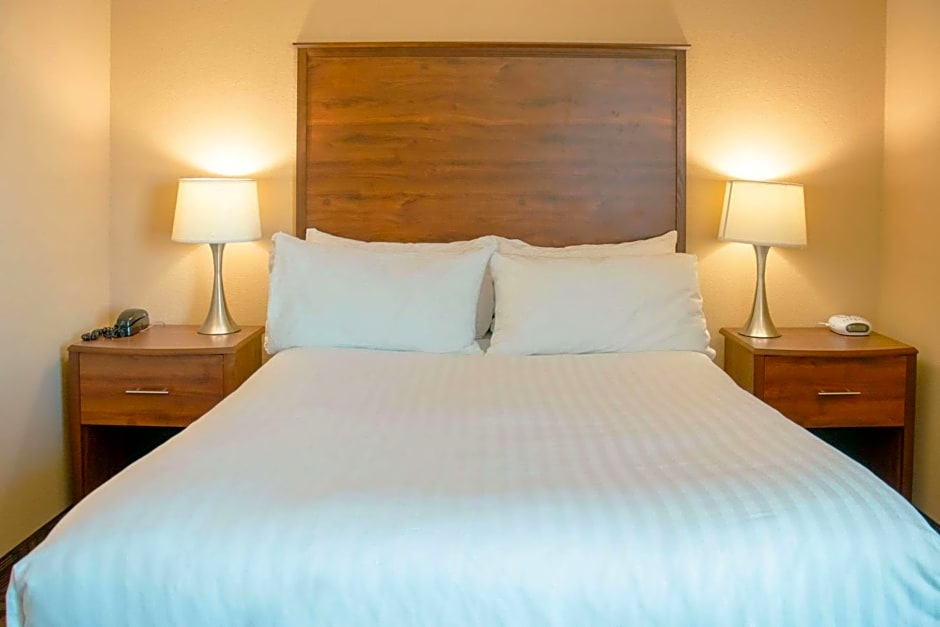 Grand Forks Lodge and Suites
