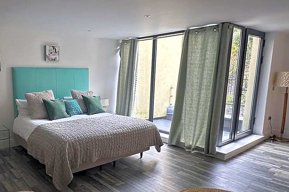 Beachcliff Rooms & Apartments